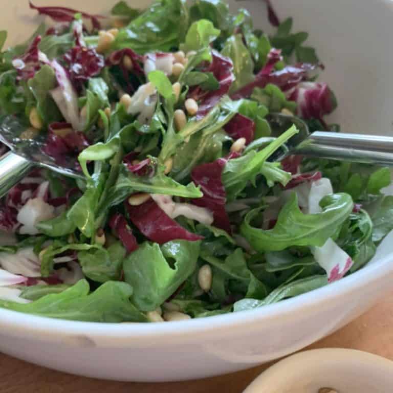 Arugula-and-Radicchio-salad in a bowl.