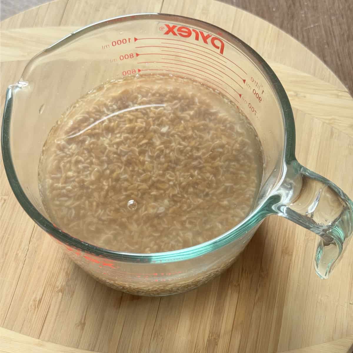 Soaking farro in the cold water.